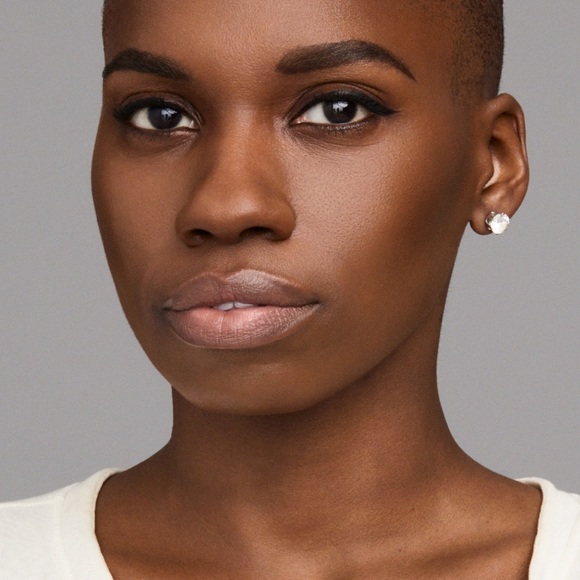 - KatVonD True Portrait Liquid To Powder Foundation - Picture 2 of 4